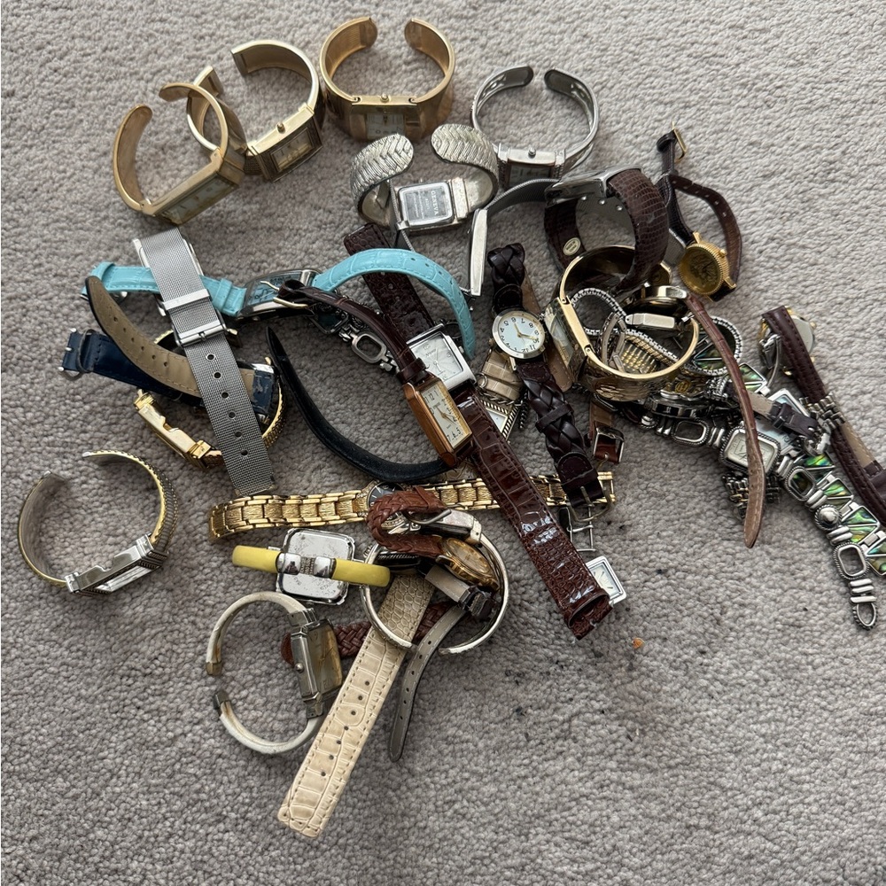 Mixed vintage Watch Lot — Brown, Black, Gold, Silver, Blue Straps